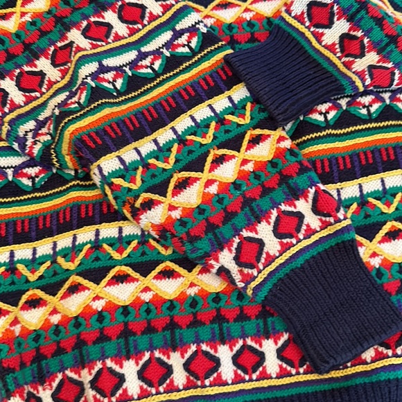 Men’s Medium playful sweater with sharp pattern and colors - Picture 3 of 3